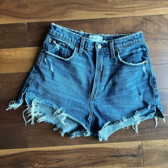 Abercrombie & Fitch Pants - Curve Love Mom Shorts high rise Abercrombie and Fitch 27